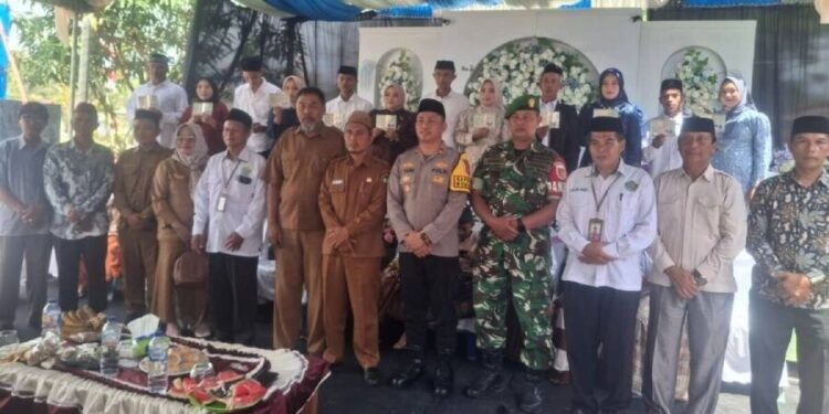 DPD LDII Kabupaten Boalemo menghadiri Nikah dan Sunatan Massal yang digelar Polsek Wonosari. Foto: LINES.