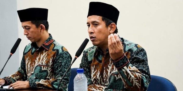 LDII Jatim menggelar diskusi TPPK yang dipandu Rio Azadi dan SpKJ Riko Lazuardi secara daring. Foto: LINES.