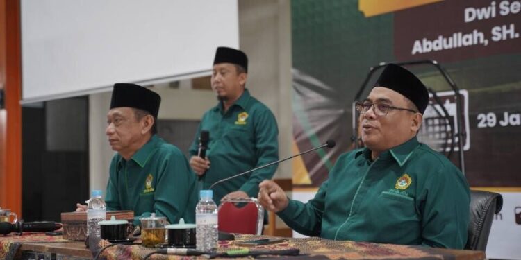 Ketua DPW LDII Jawa Timur, Moch Amrodji Konawi, saat memberikan pembekalan wawasan kebangsaan. Foto: LINES.