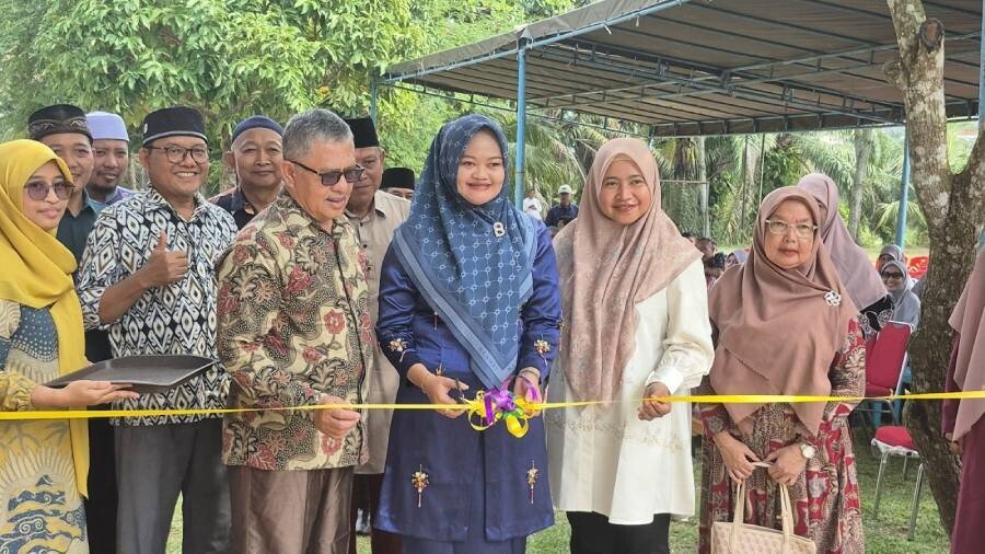 Lurah Air Jamban menghadiri peresmian TK IT Insan Mulia Yayasan Sabilul Jannah Insan Madani yang dinaungi LDII Bengkalis. Foto: LINES.