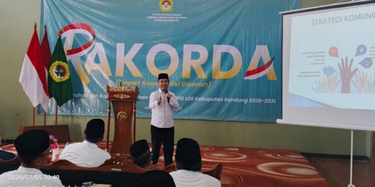 Ketua DPD LDII Kabupaten Bandung Didin Suyadi saat konsolidasi pengurus. Foto: LINES.