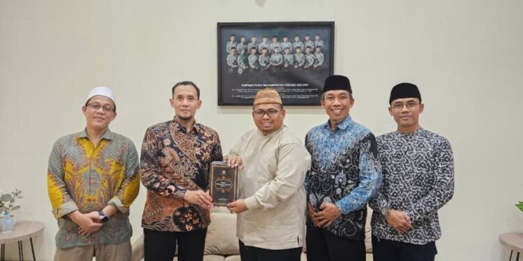 Silaturrahim LDII dengan Silaturrahim LDII dengan Majelis Tarjih dan Tajdid PP Muhammadiyah. Foto: LINES.