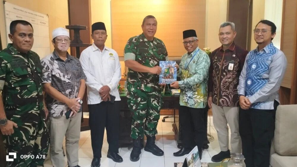 Ketua DPW LDII Kalimantan Selatan (Kalsel), Dedi Supriatna, silaturrahim dengan Komando Resor Militer (Korem) 101/Antasari, Kota Banjarmasin, Kalimantan Selatan. Foto: LINES
