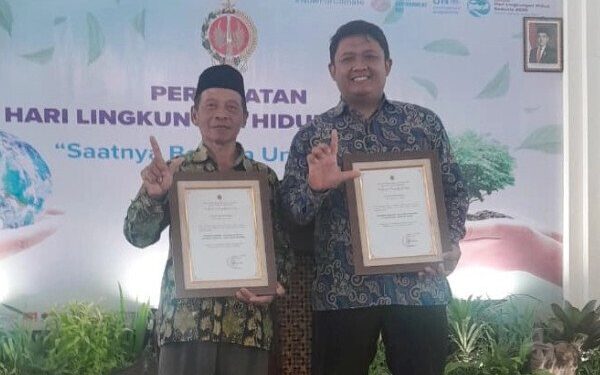 Dua wilayah yang menjadi pendampingan DPW LDII Daerah Istimewa Yogyakarta (DIY) menerima penghargaan Program Kampung Iklim (ProKlim) pada puncak Peringatan Hari Lingkungan Hidup Sedunia 2026. Foto: LINES