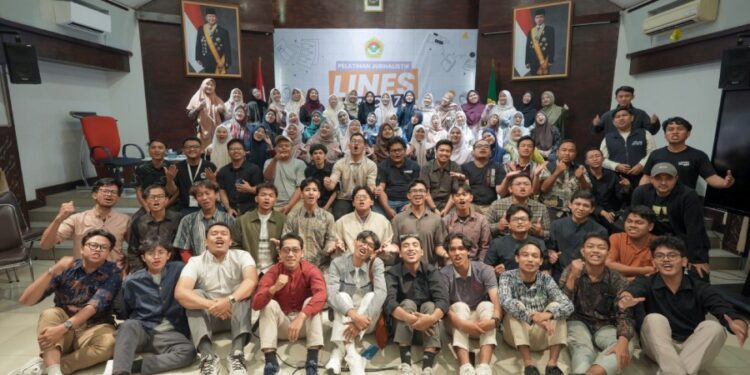 Foto bersama pada Pelatihan Jurnalistik Batch 7. Foto: LINES.