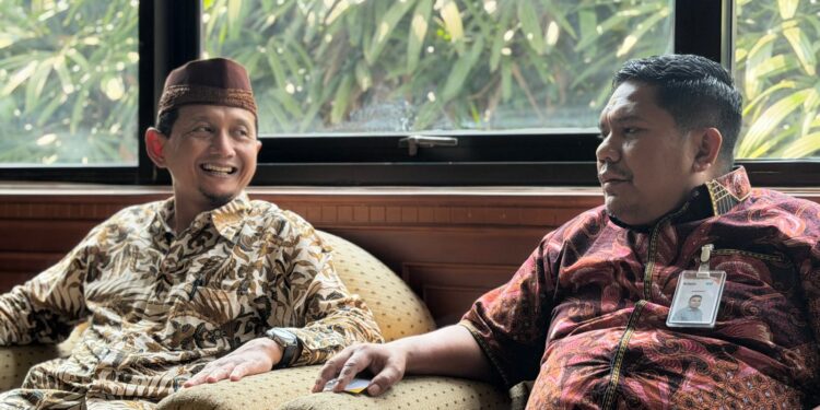 DPD LDII Kabupaten Gresik bersama Bank Syariah Indonesia (BSI) Kantor Cabang (KC) Kartini menjajaki peluang kerja sama untuk memperkuat ekosistem ekonomi syariah. Foto: LINES
