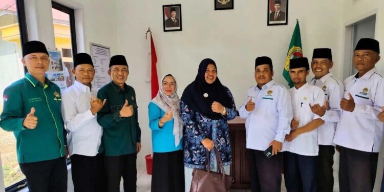 Badan Kesatuan Bangsa dan Politik (Kesbangpol) Kabupaten Pesisir Selatan (Pessel) bersilaturahim dengan Sekretariat LDII Pessel. Foto: LINES.
