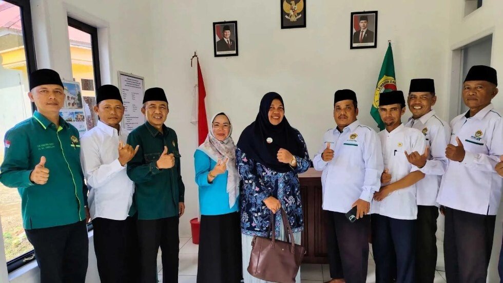 Badan Kesatuan Bangsa dan Politik (Kesbangpol) Kabupaten Pesisir Selatan (Pessel) bersilaturahim dengan Sekretariat LDII Pessel. Foto: LINES.