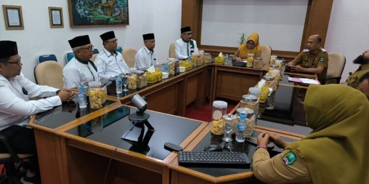 DPD LDII Kabupaten Magetan menemui Bupati Nanik Endang Rusminiarti. Foto: LINES.