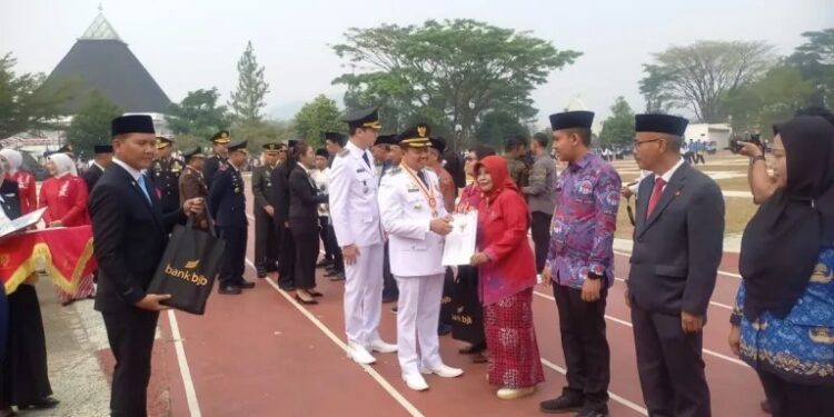 Pemkab Sumedang Gelar Upacara HUT RI yang dihadiri LDII Kab. Sumedang. Foto: LINES.