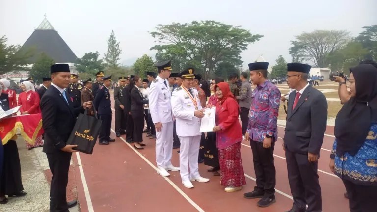 Pemkab Sumedang Gelar Upacara HUT RI yang dihadiri LDII Kab. Sumedang. Foto: LINES.