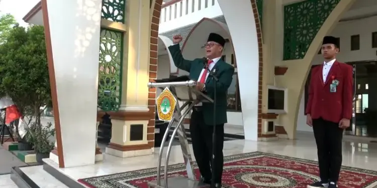 Ketua DPW LDII Jawa Barat, Dicky Harun mendorong generasi muda untuk memperkuat karakter sekaligus menguasai ilmu pengetahuan dan teknologi sebagai bekal mengisi kemerdekaan. Foto: LINES