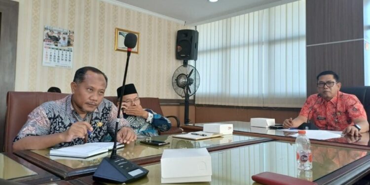 Pemprov Jatim mengundang ormas Islam dan pesantren pada diskusi persiapan peringatan Maulid Nabi, salah satu yang hadir LDII Jatim. Foto: LINES.