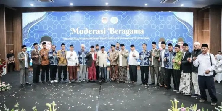 Ketua DPD LDII Kabupaten Purwakarta, Susilo Agus Budiyono menghadiri peringatan Hari Lahir (Harlah) ke-51 Majelis Ulama Indonesia (MUI) Kabupaten Purwakarta di Gedung Yudistira, Purwakarta, Jawa Barat. Foto: LINES