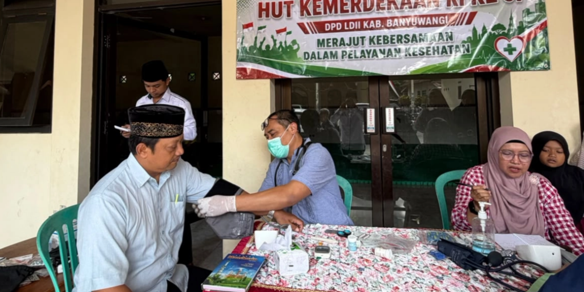 DPD LDII Kabupaten Banyuwangi bekerja sama dengan Forum Komunikasi Kesehatan Islam (FKKI) Banyuwangi dan PC LDII Bangorejo menggelar pengajian dan pemeriksaan kesehatan gratis. Foto: LINES