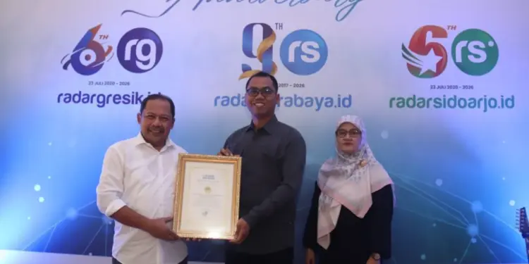 Ketua Biro Komunikasi, Informasi, dan Media (KIM) DPW LDII Jawa Timur, Sofyan Gani Aldinata, mengapresiasi kontribusi Radar Surabaya Group dalam membangun literasi publik melalui penyajian informasi yang akurat, inspiratif, dan bermanfaat bagi masyarakat. Foto: LINES