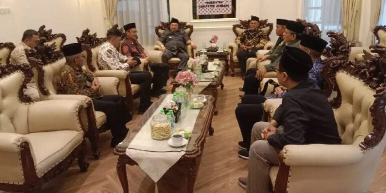 DPD LDII Kabupaten Jombang menerjunkan tim medis untuk mendukung pelayanan kesehatan untuk mendukung perhelatan Muktamar Ke-35 Nahdlatul Ulama (NU). Foto: LINES