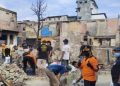LDII Maluku Gotong Royong Bersama Warga Bersihkan Lokasi Kebakaran di Desa Batu Merah