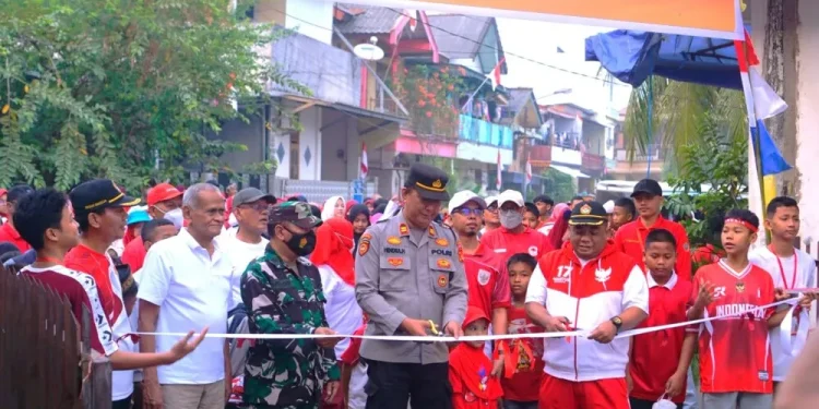 Memeriahkan HUT ke-81 RI, PC LDII Ilir Timur II menghelat jalan santai bersama warga LDII dan masyarakat sekitar. Foto: LINES