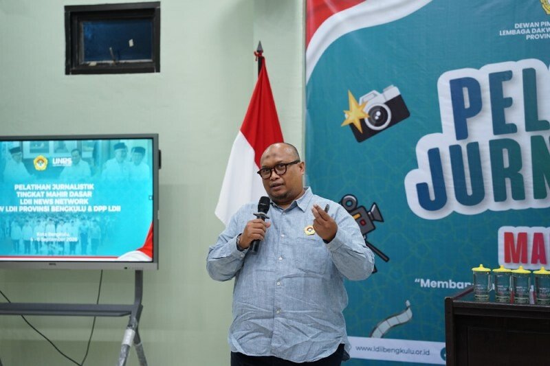 Korbid KIM DPP LDII Rulli Kuswahyudi mengatakan, kehadiran internet, media sosial, podcast, dan layanan streaming membuat radio ikut beradaptasi. Foto: LINES.