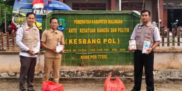 DPD LDII Kabupaten Bulungan bersama Senkom Mitra Polri Kabupaten Bulungan menyalurkan bantuan ribuan masker. Foto: LINES.