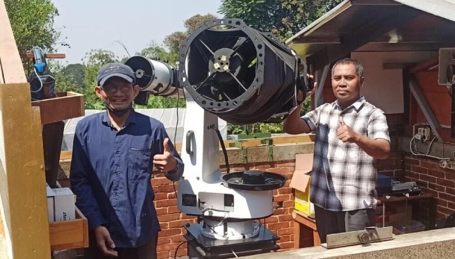 DPD LDII Kotabaru mengirim Koordinator Tim Rukyat Hilal, Nur Abdul Rozaq, mengikuti pelatihan privat penggunaan teleskop dan observasi astronomi. Foto: LINES.