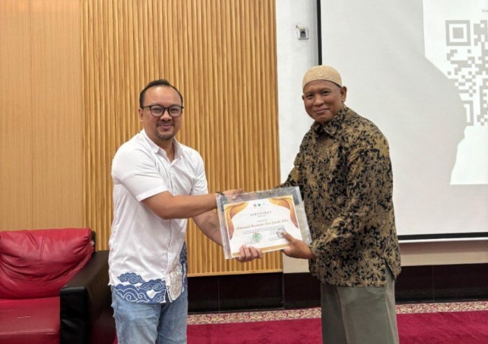 Pakar Psikolog Rono Jatmiko menjadi pembicara di talkshow keluarga PC LDII Matraman. Foto: LINES.