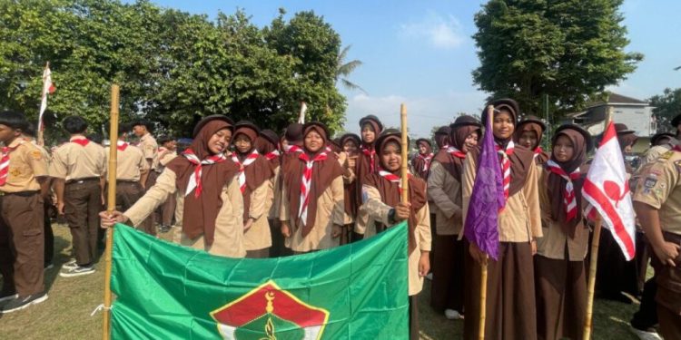 Sebanyak 47 siswa kelas 9 SMP Alkarima Boarding School mengikuti Apel Besar Hari Pramuka 2026. Foto: LINES