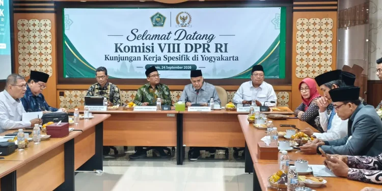 Komisi VIII DPR RI dipimpin Singgih Januratmoko melaksanakan kunjungan spesifik (Kunspik) ke Kantor Wilayah Kementerian Agama (Kanwil Kemenag) Daerah Istimewa Yogyakarta (DIY). Foto: LINES