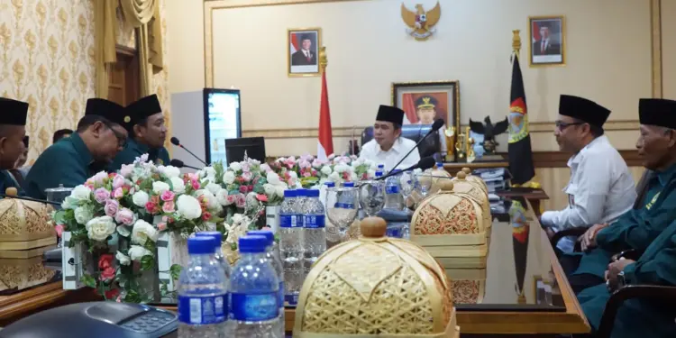 Pengurus DPD LDII Kabupaten Jember mengunjungi Bupati Jember, Gus Fawaid sebagai tindak lanjut hasil Musyawarah Daerah (Musda) X LDII Kabupaten Jember yang digelar pada Oktober 2025. Foto: LINES