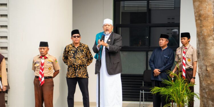 Wakil Ketua Umum Majelis Ulama Indonesia (MUI) Kota Medan, KH Zulfikar Hajar bersama Qori Nasional M. Syafi'i silaturahim dengan santri dan pimpinan Pondok Pesantren Minhajurrosyidin, Jakarta. Foto: LINES