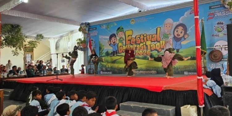 Festival Generasi Taqwa LDII Sukoharjo turut menggelar seni bela diri PERSINAS ASAD. Foto: LINES.