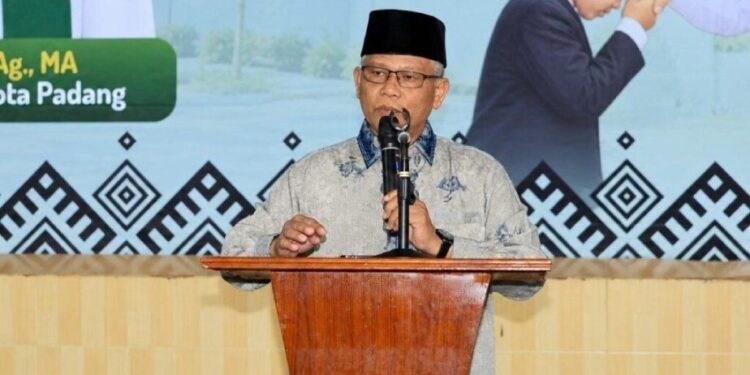 Kakan Kemenag Kota Padang Yasril di Pondok Pesantren Miftahul Huda. Foto: LINES.