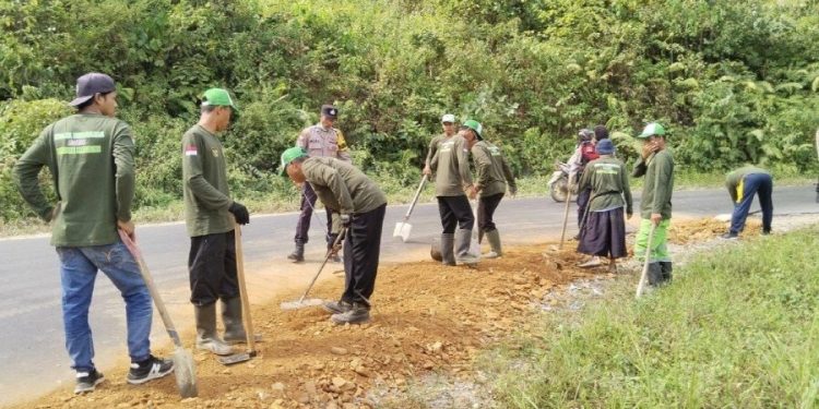 Kerja Bakti Nasional LDII Landono, Kab. Konawe Selatan. Foto: LINES.