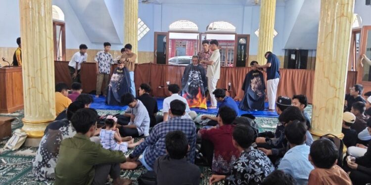 DPD LDII Kabupaten Banyuwangi menggelar keterampilan cukur bagi pemuda dan remaja di Masjid Nurul Hasan, Cluring, pada Minggu (18/10/2026). Foto: LINES.