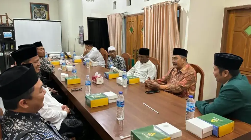 DPD LDII Kota Cirebon menerima kunjungan silaturahim dari Majelis Ulama Indonesia (MUI) Kecamatan Lemahwungkuk. Foto: LINES