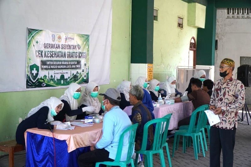 DPD LDII Kota Kediri bersama Dinas Kesehatan menggelar Cek Kesehatan Gratis. Foto: LINES.