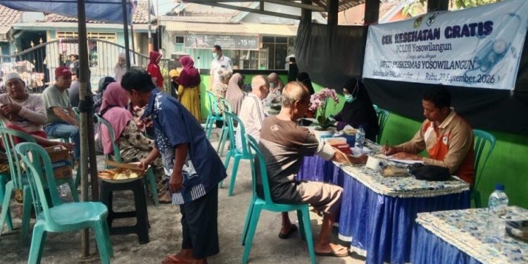 LDII Lumajang dan Dinkes P2KB menggelar cek kesehatan gratis. Foto: LINES.