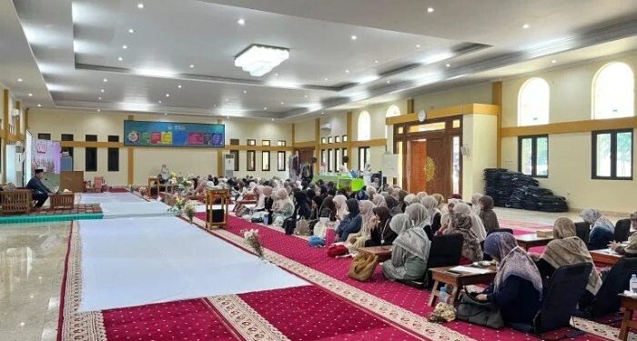 LDII Purwakarta menggelar seminar Modest Era: Be Trendy, Stay Syar'i bagi remaja putri. Acara pada Minggu (4/10/2026) itu diisi dengan kajian agama dan peragaan busana muslimah. Foto: LINES.