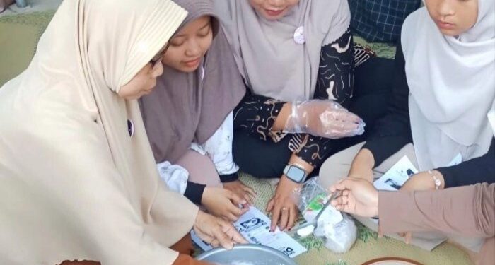 LDII Kulon Progo menggelar pelatihan membuat dimsum dan teknik penyajian makanan bagi generus. Foto: LINES.