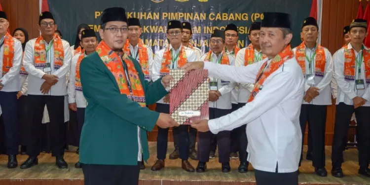 DPD LDII Jakarta Utara mengukuhkan pengurus PC LDII Penjaringan yang dihadiri Camat Penjaringan, Darmawan. Foto: LINES