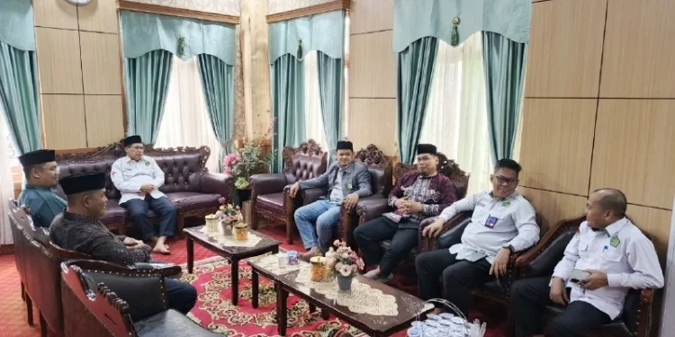 DPD LDII Kota Jambi bersama pengurus Pondok Pesantren Tawakkal beraudiensi dengan Kementerian Agama (Kemenag) Kota Jambi. Foto: LINES