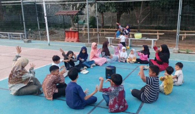 Taman Pendidikan Al Quran (TPA) Akhlakul Karimah di bawah naungan LDII Sleman menggelar pembelajaran di luar kelas pada Selasa (15/9/2026). Foto: LINES