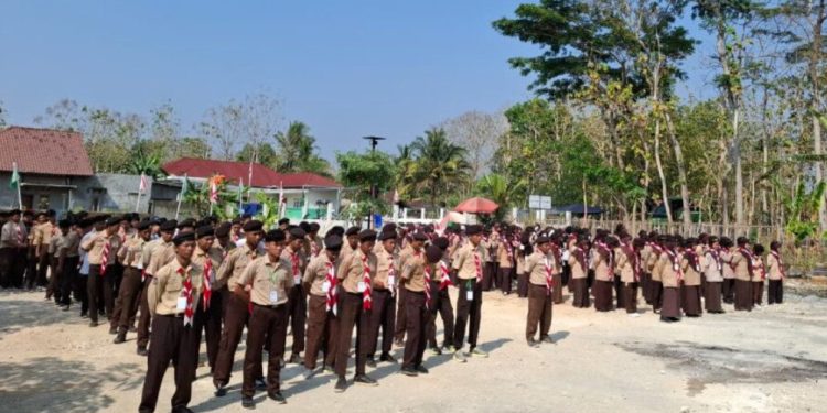 Satuan Komunitas (Sako) Pramuka Sekawan Persada Nusantara (SPN) Daerah Istimewa Yogyakarta menutup Kemah Santri ke-4 di Pondok Pesantren Al-Hadi, Gunungkidul. Foto: LINES
