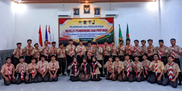 Ketua Kwartir Cabang Gerakan Pramuka Pemalang Sukarso melantik pengurus Satuan Komunitas Pramuka Sekawan Persada Nusantara (Sako SPN) Kabupaten Pemalang masa bakti 2026–2031. Foto: LINES