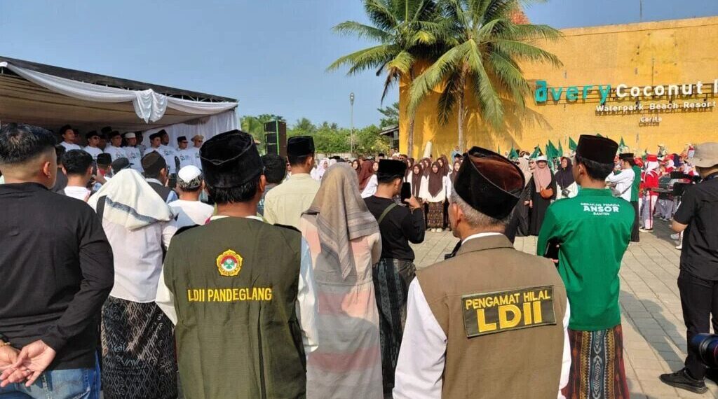 Memperingati Hari Santri Nasional 2026, DPD LDII Kabupaten Pandeglang turut berpartisipasi dalam kegiatan Jalan Santai Sarungan yang digelar Pengurus Wilayah Nahdlatul Ulama (PWNU) Banten. Foto: LINES