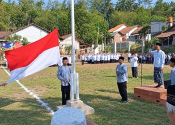 Peringati Hari Santri, Camat Tonjong Ajak Santri Jaga NKRI