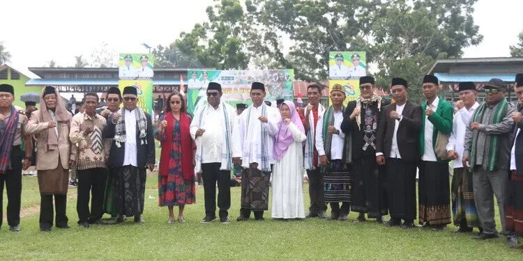 Bupati Keerom, Piter Gusbager, mengajak masyarakat merawat toleransi dan persaudaraan dalam peringatan Hari Santri Nasional (HSN) 2026 di wilayah perbatasan Indonesia–Papua Nugini. Foto: LINES