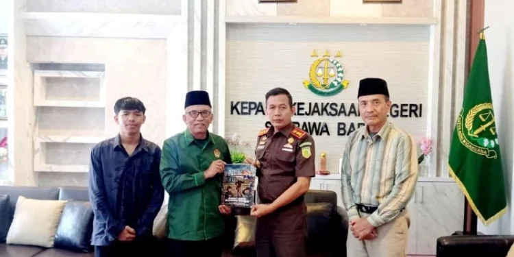 DPD LDII Kabupaten Sumbawa Barat (KSB) mendorong penguatan pemahaman hukum dan wawasan kebangsaan melalui kolaborasi dengan Kejaksaan Negeri (Kejari) Sumbawa Barat, Selasa (29/9/2026). Foto: LINES