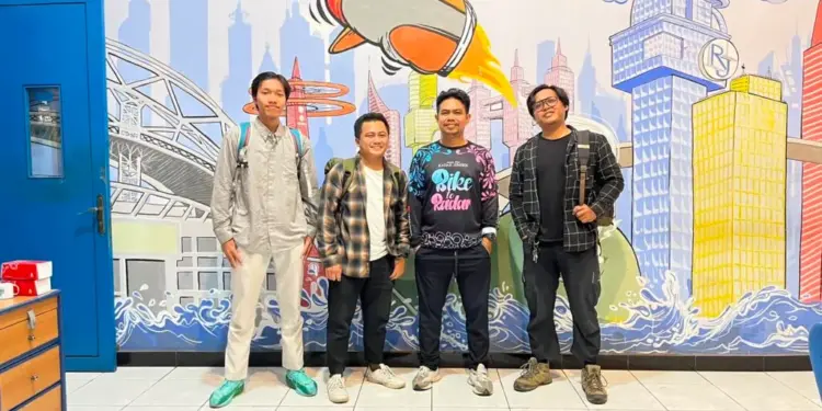 Empat jurnalis LDII News Network (Lines) DPD LDII Jember mengikuti workshop fotografi jurnalistik dan news anchor untuk meningkatkan kompetensi sumberdaya manusia di bidang jurnalistik. Foto: LINES